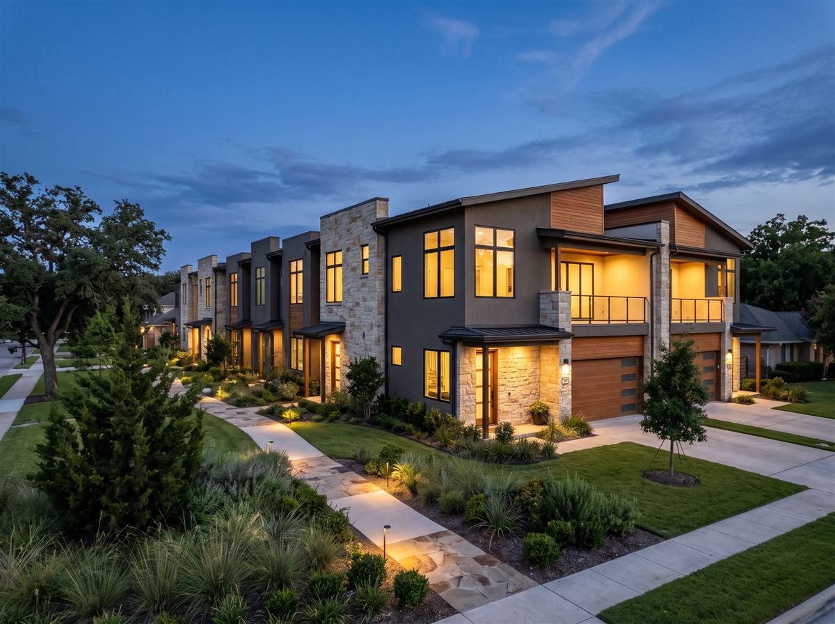 Townhomes modernos de renta en Texas al atardecer